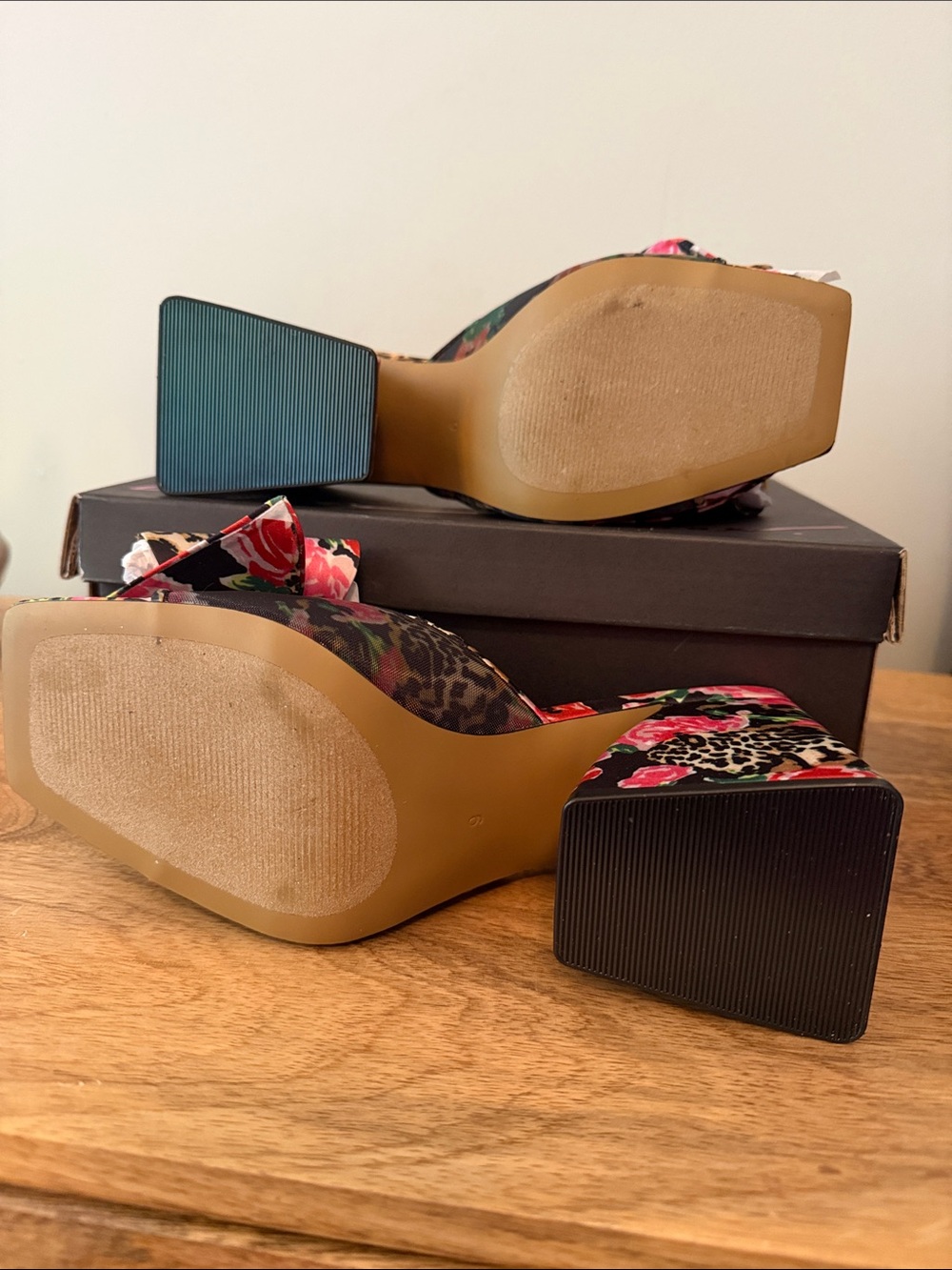 Betsey Johnson Black Floral Leopard Bow Slide Mules - Picture 5 of 5